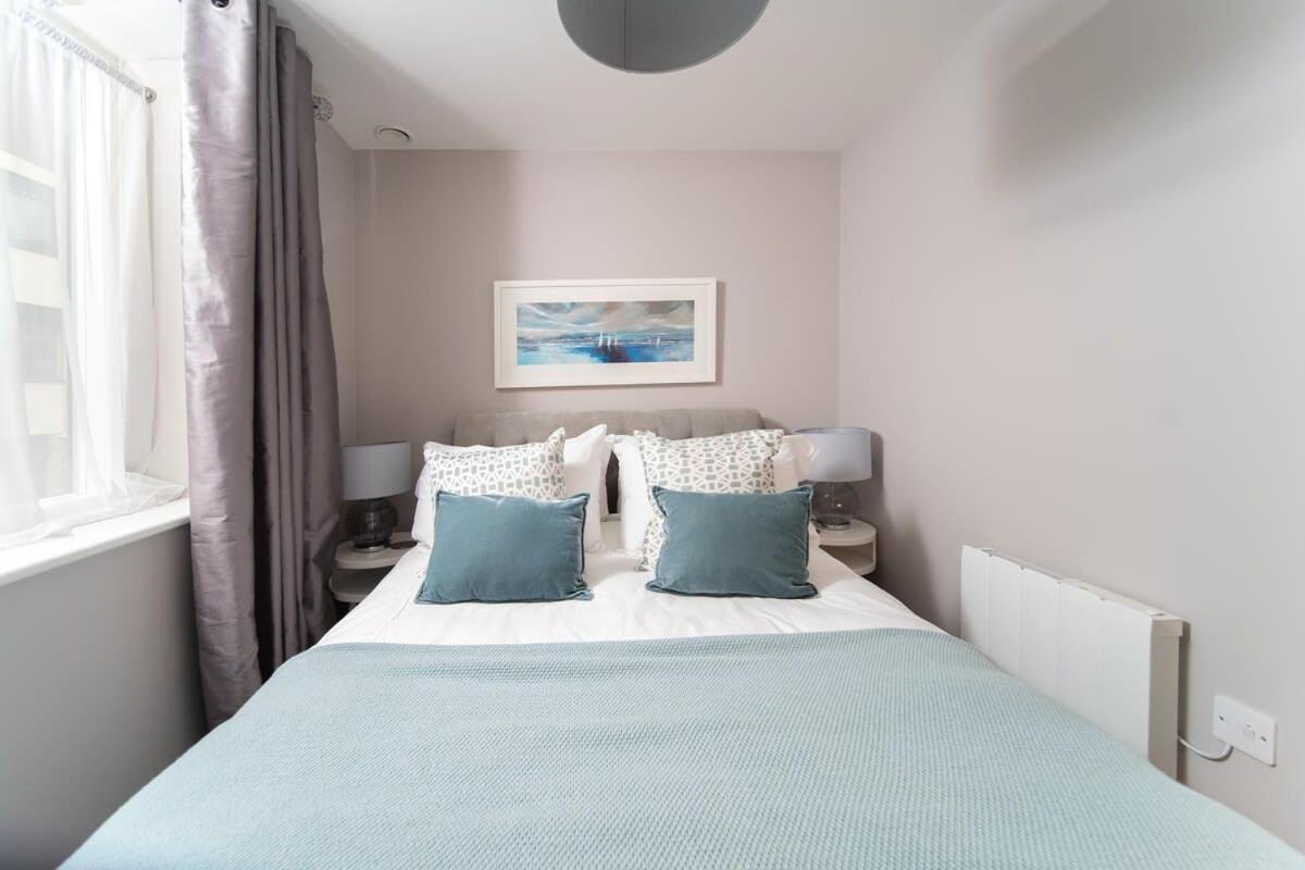 Deluxe Apartment Near Cabot Circus W Parking Sleeps 5 Bristol Kültér fotó